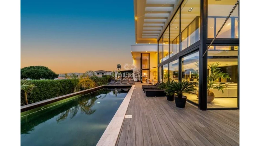 Moradia T4 para Venda em Ferragudo Foto 14