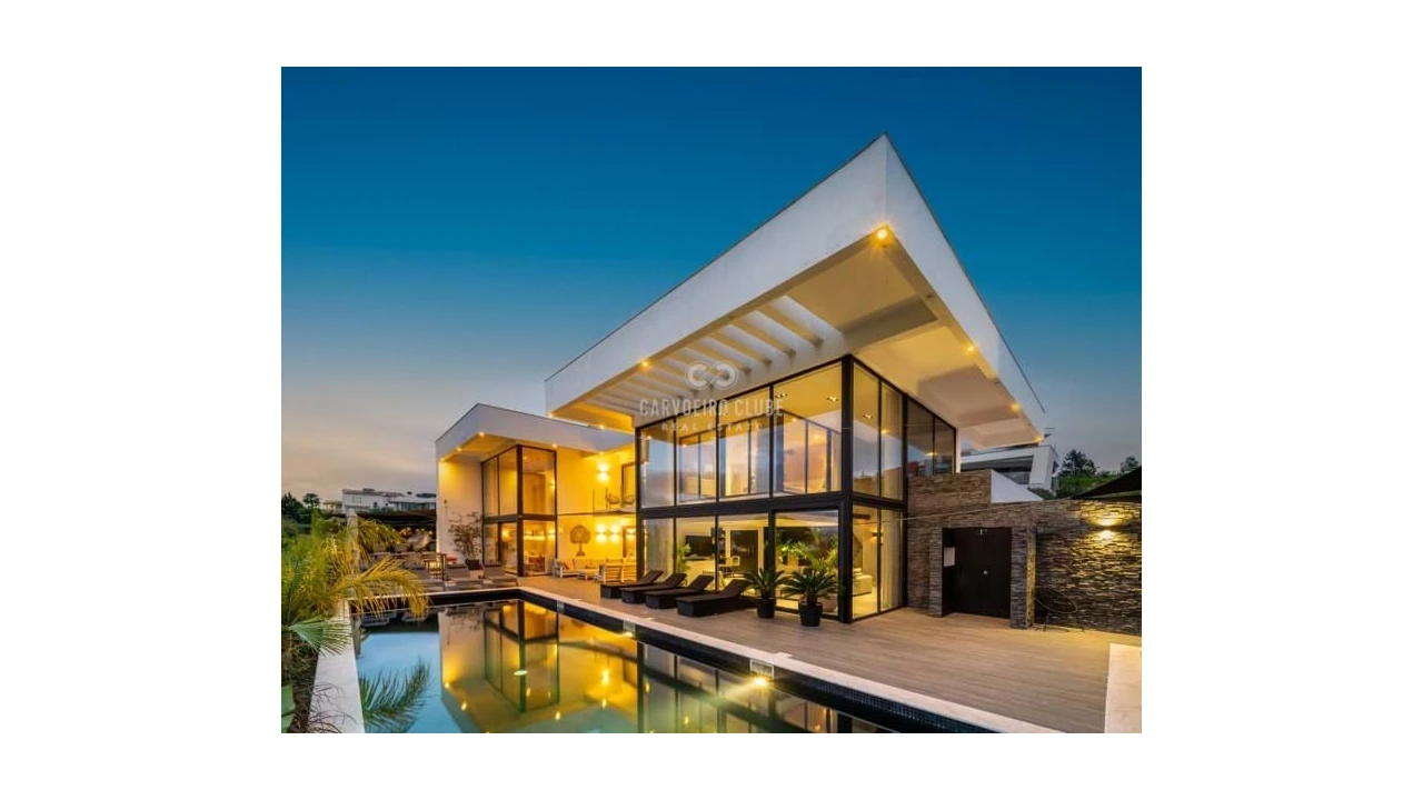 Moradia T4 para Venda em Ferragudo Foto 1