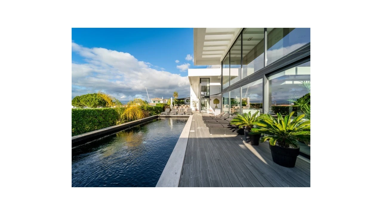 Moradia T4 para Venda em Ferragudo Foto 5