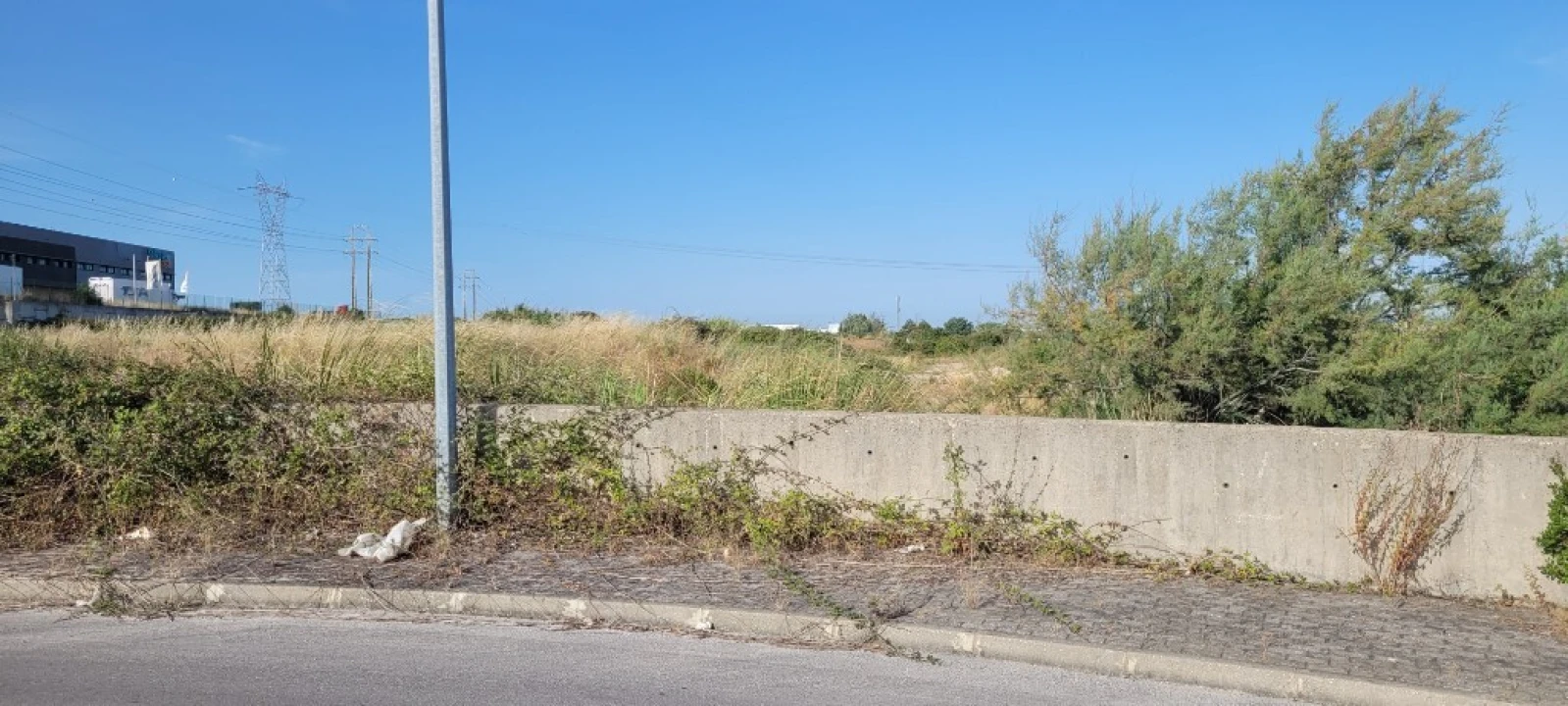 Terreno para Venda em Vila Nova da Rainha Foto 2