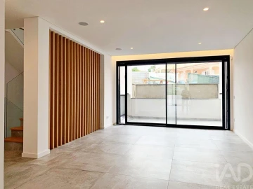 Moradia T3 para Venda em Loule (São Sebastião)