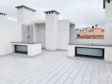 Moradia T3 para Venda em Loule (São Sebastião)