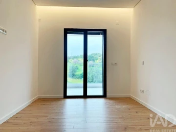 Moradia T3 para Venda em Loule (São Sebastião)