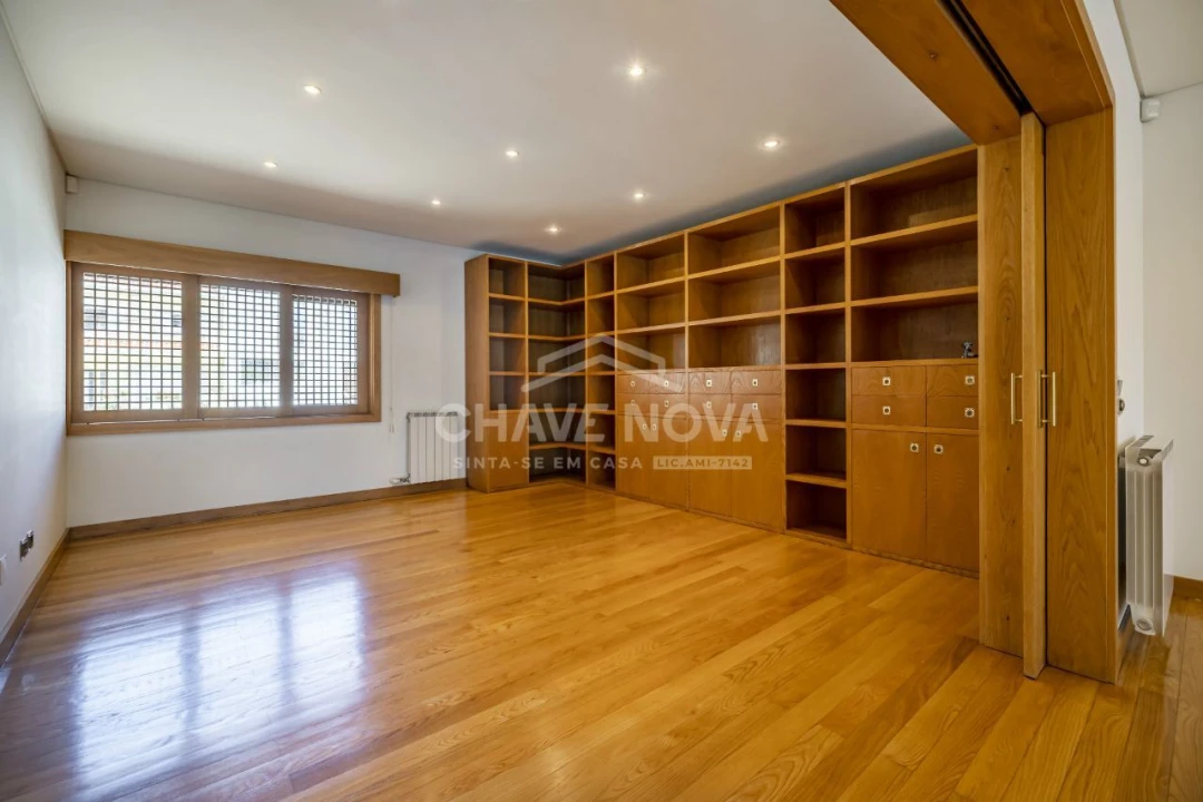 Moradia T4 para Venda em Custóias, Leça do Balio e Guifões Foto 6