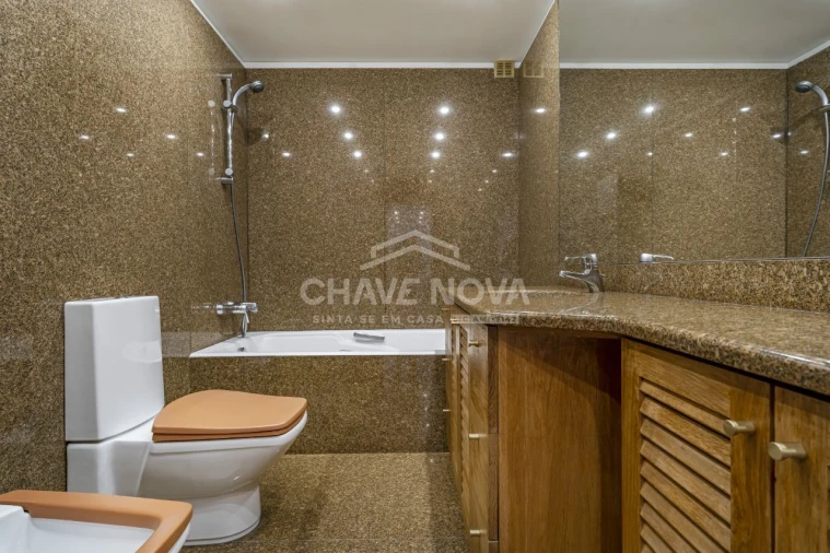 Moradia T4 para Venda em Custóias, Leça do Balio e Guifões Foto 13