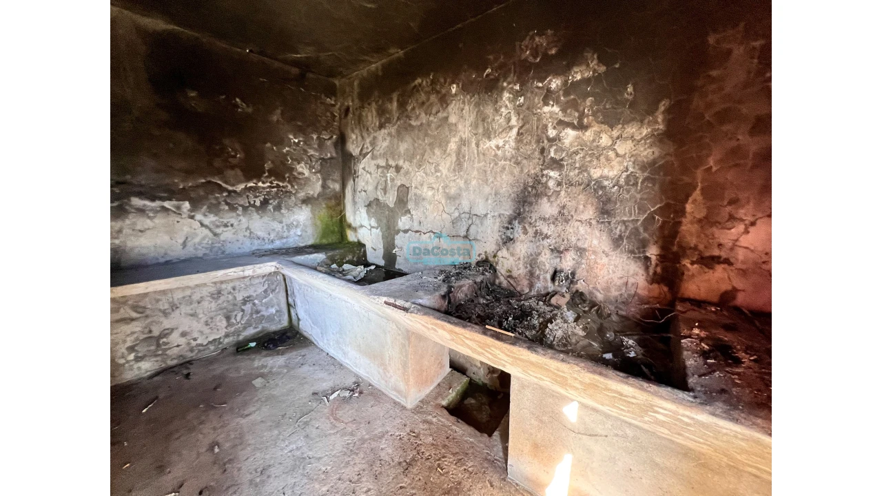 Moradia T4 para Venda em Estreito de Camara de Lobos Foto 17