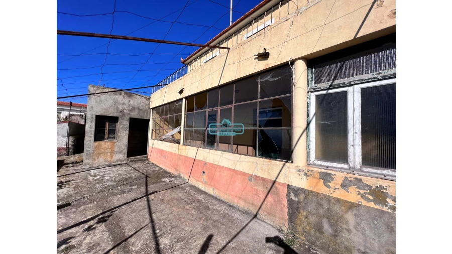 Moradia T4 para Venda em Estreito de Camara de Lobos Foto 16