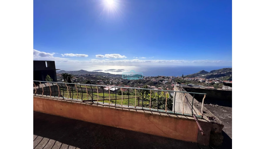 Moradia T4 para Venda em Estreito de Camara de Lobos Foto 14