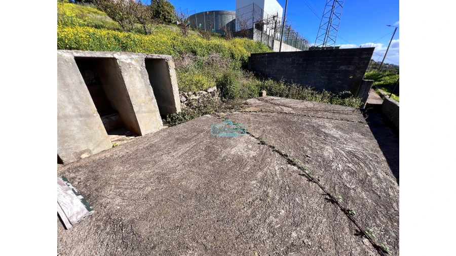 Moradia T4 para Venda em Estreito de Camara de Lobos Foto 15