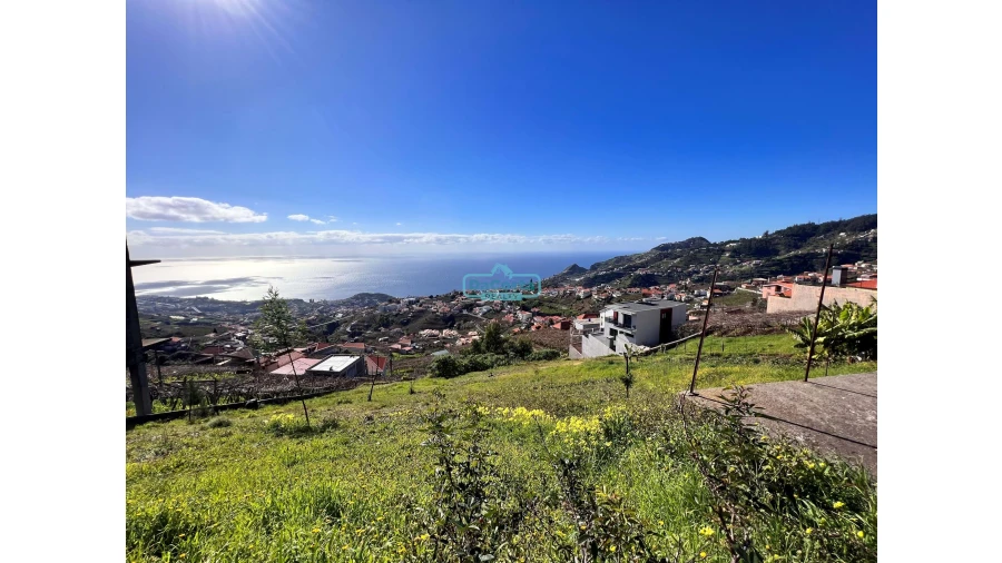 Moradia T4 para Venda em Estreito de Camara de Lobos Foto 7