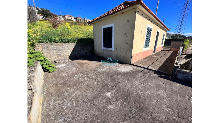 Moradia T4 para Venda em Estreito de Camara de Lobos Foto 10