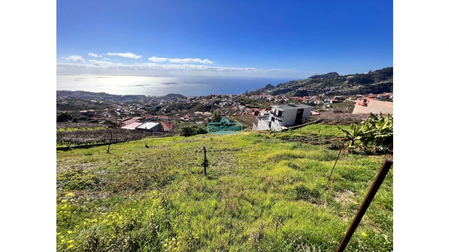 Moradia T4 para Venda em Estreito de Camara de Lobos Foto 29