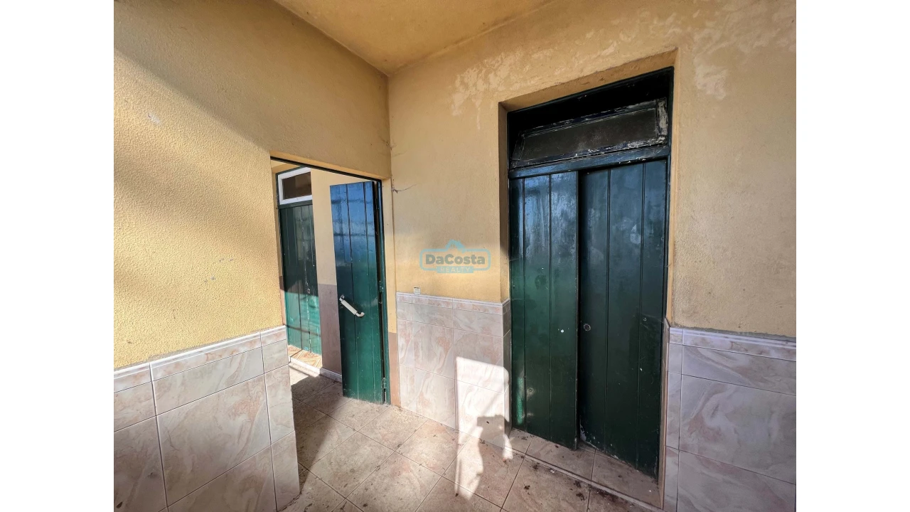 Moradia T4 para Venda em Estreito de Camara de Lobos Foto 19