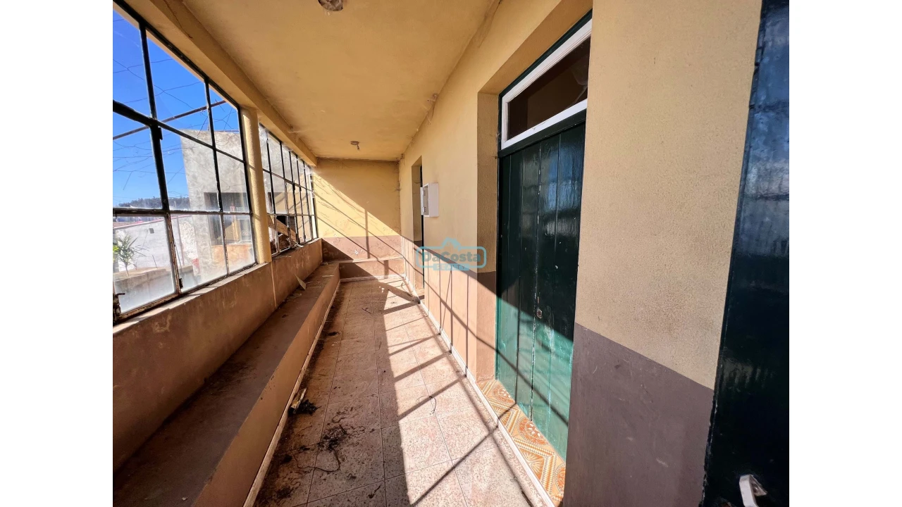 Moradia T4 para Venda em Estreito de Camara de Lobos Foto 20