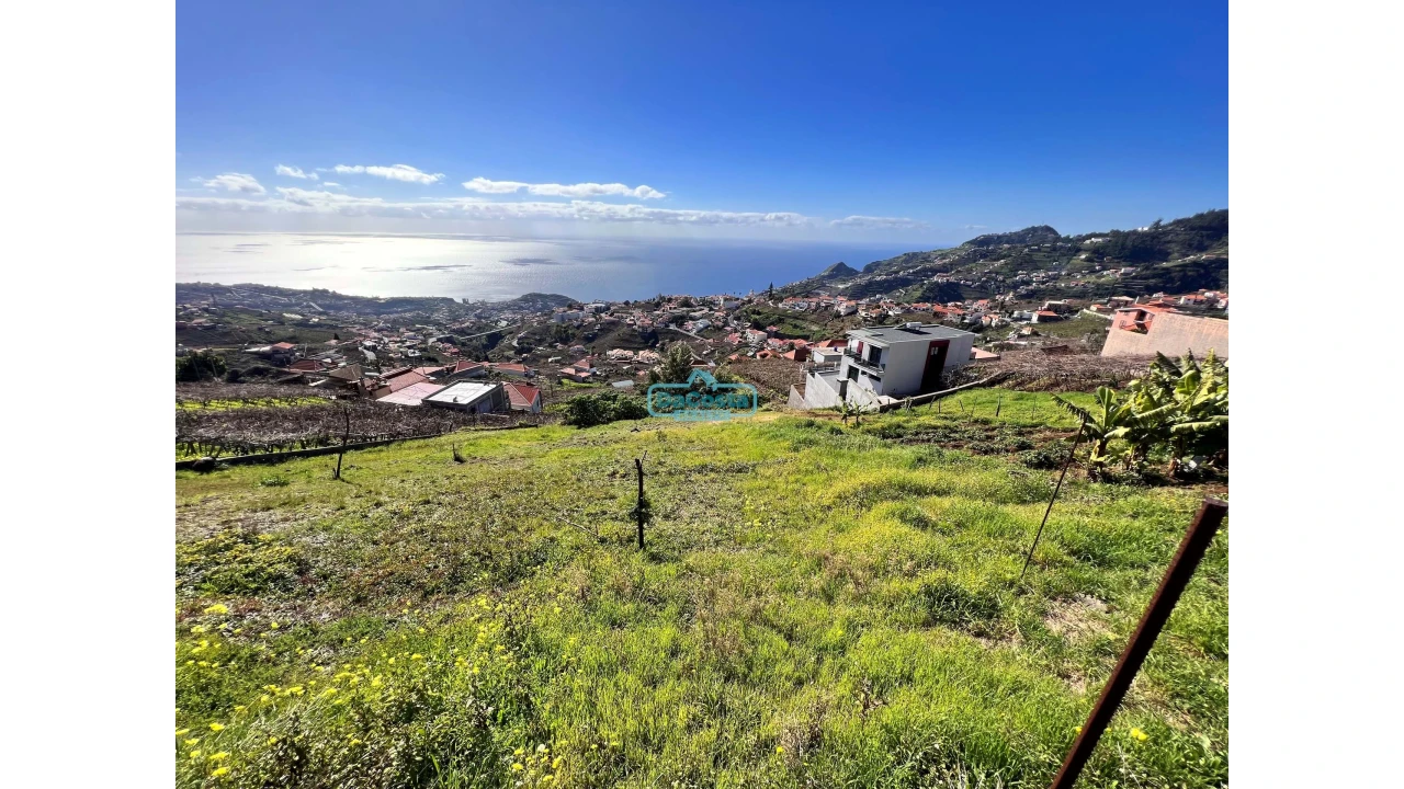 Moradia T4 para Venda em Estreito de Camara de Lobos Foto 29