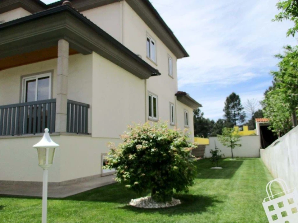 Moradia T4 para Venda em Ranhados Foto 2