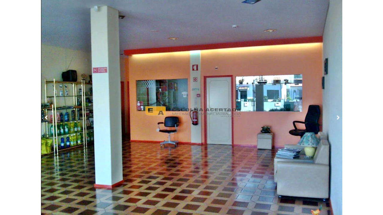 Loja para Venda em Alfena Foto 4