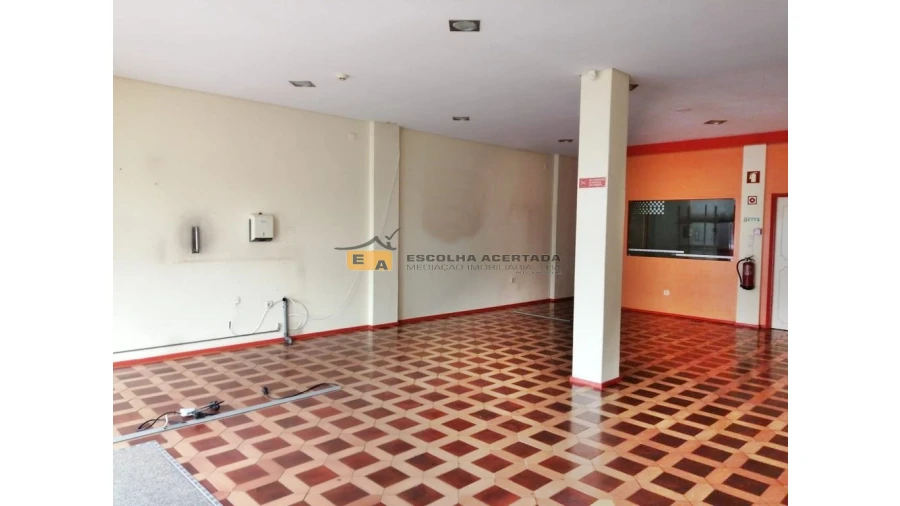 Loja para Venda em Alfena Foto 18