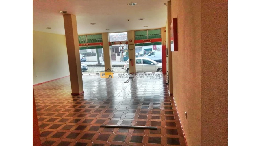 Loja para Venda em Alfena Foto 15