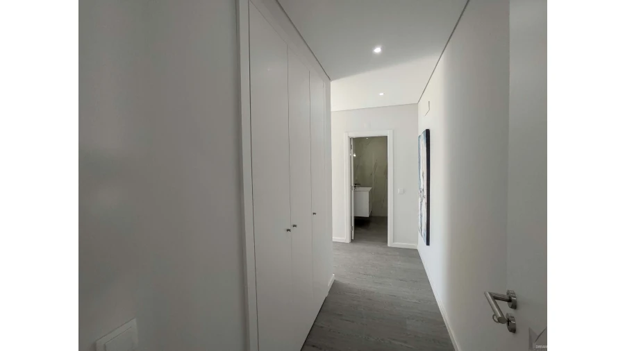 Apartamento T3 para Venda em Quelfes Foto 12