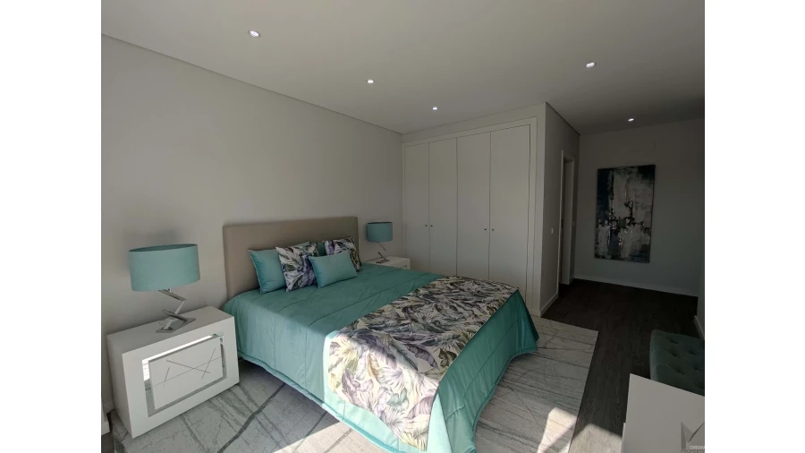 Apartamento T3 para Venda em Quelfes Foto 10