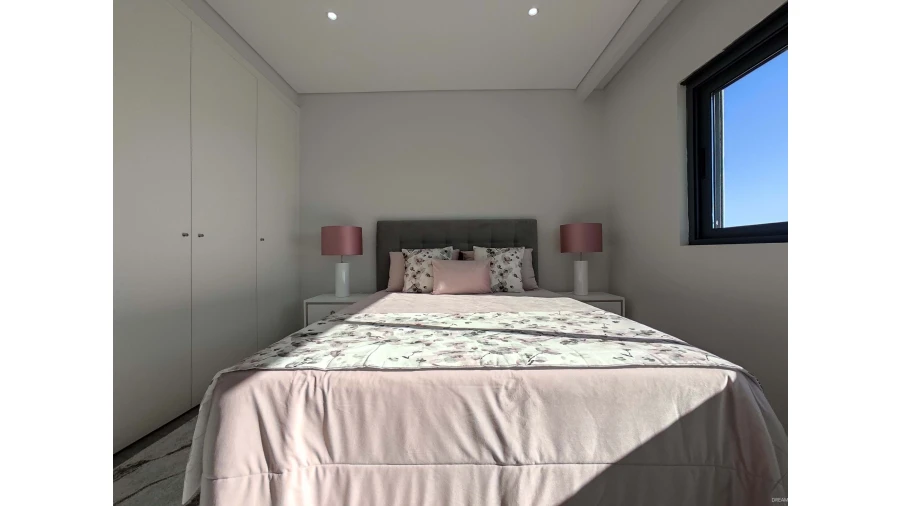 Apartamento T3 para Venda em Quelfes Foto 8