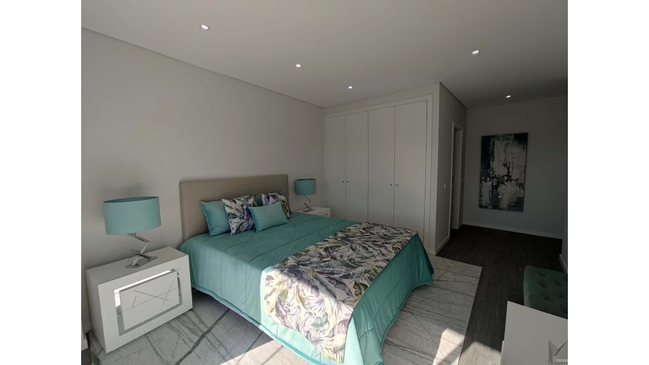 Apartamento T3 para Venda em Quelfes Foto 10