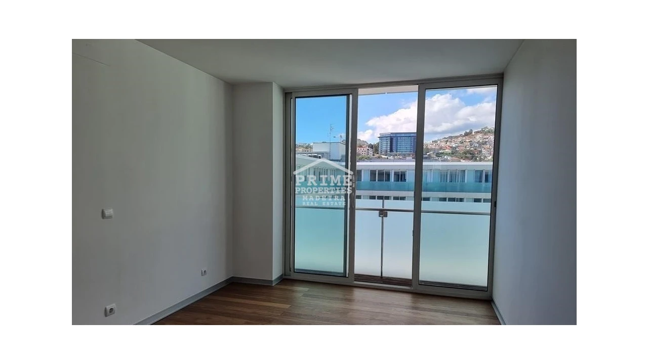 Apartamento T4 para Venda em Funchal (Se) Foto 4