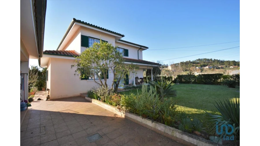 Moradia T4 para Venda em Foz de Arouce e Casal de Ermio Foto 4