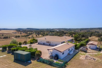 Moradia T4 para Venda em Lagos (São Sebastião e Santa Maria)