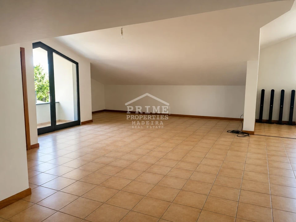 Moradia T3 para Venda em Arco da Calheta Foto 17