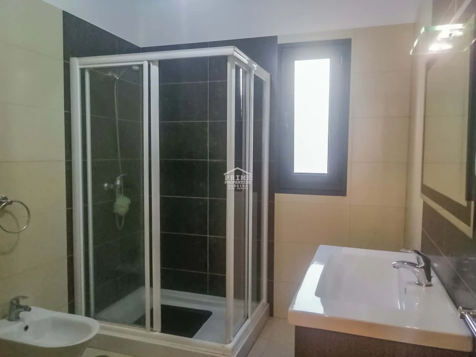 Moradia T3 para Venda em Arco da Calheta Foto 13