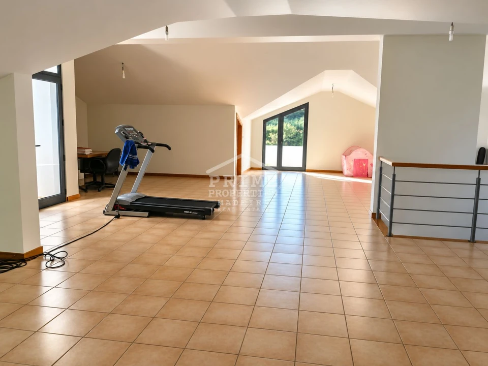 Moradia T3 para Venda em Arco da Calheta Foto 18