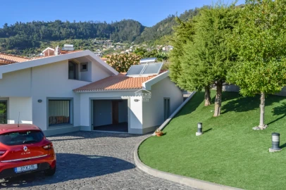 Moradia T3 para Venda em Arco da Calheta