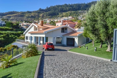 Moradia T3 para Venda em Arco da Calheta