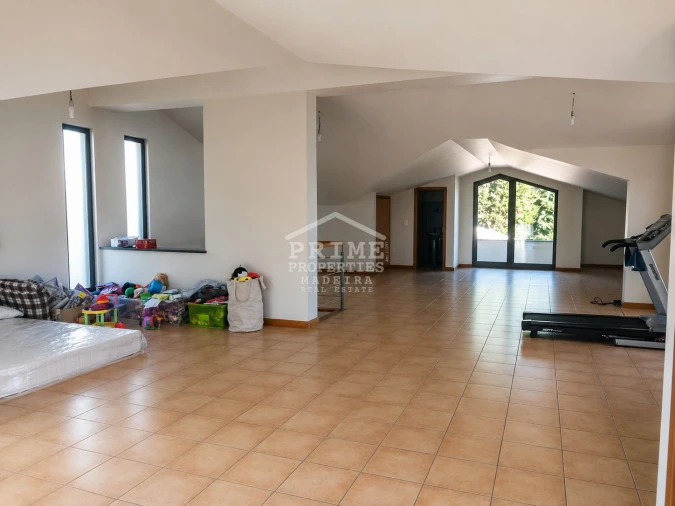 Moradia T3 para Venda em Arco da Calheta Foto 16
