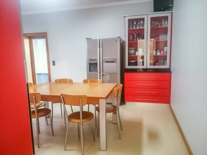Moradia T3 para Venda em Arco da Calheta Foto 10
