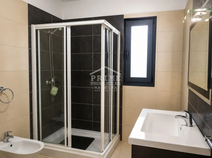 Moradia T3 para Venda em Arco da Calheta Foto 12