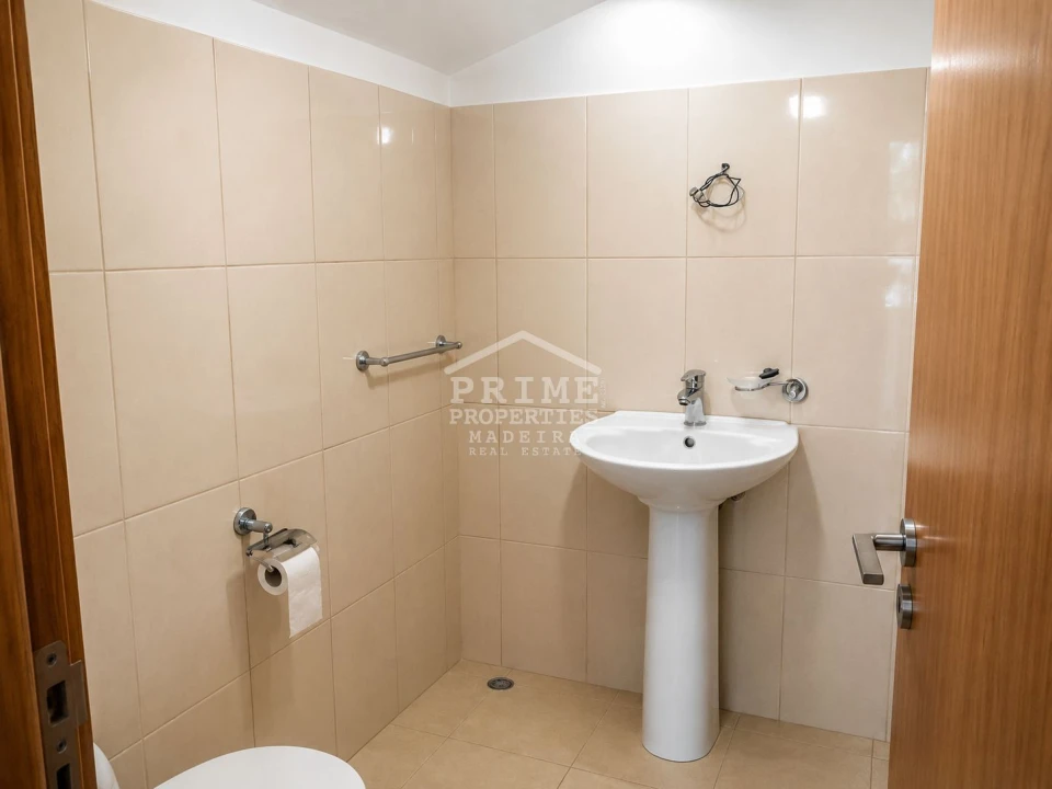 Moradia T3 para Venda em Arco da Calheta Foto 19