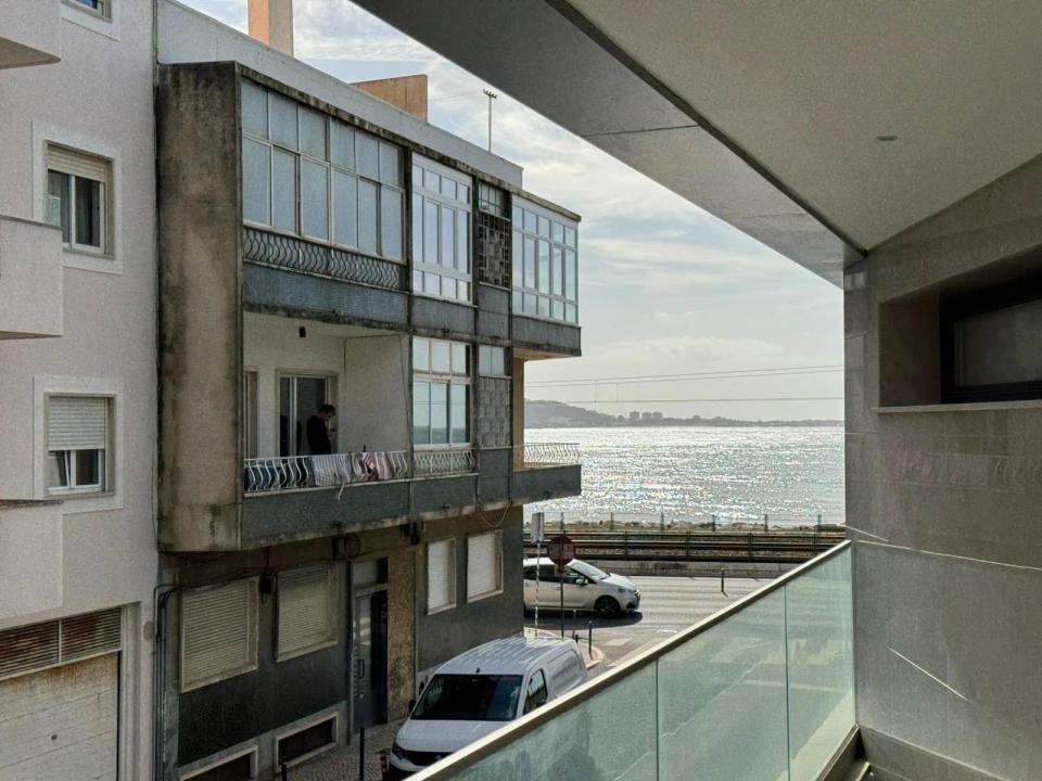 Apartamento T3 para Venda em Algés, Linda-A-Velha e Cruz Quebrada-Dafundo Foto 14