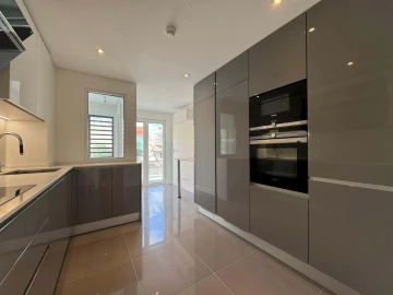 Apartamento T3 para Venda em Algés, Linda-A-Velha e Cruz Quebrada-Dafundo