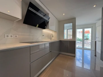 Apartamento T3 para Venda em Algés, Linda-A-Velha e Cruz Quebrada-Dafundo