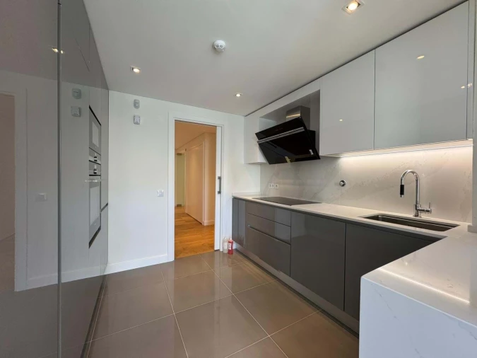 Apartamento T3 para Venda em Algés, Linda-A-Velha e Cruz Quebrada-Dafundo Foto 7