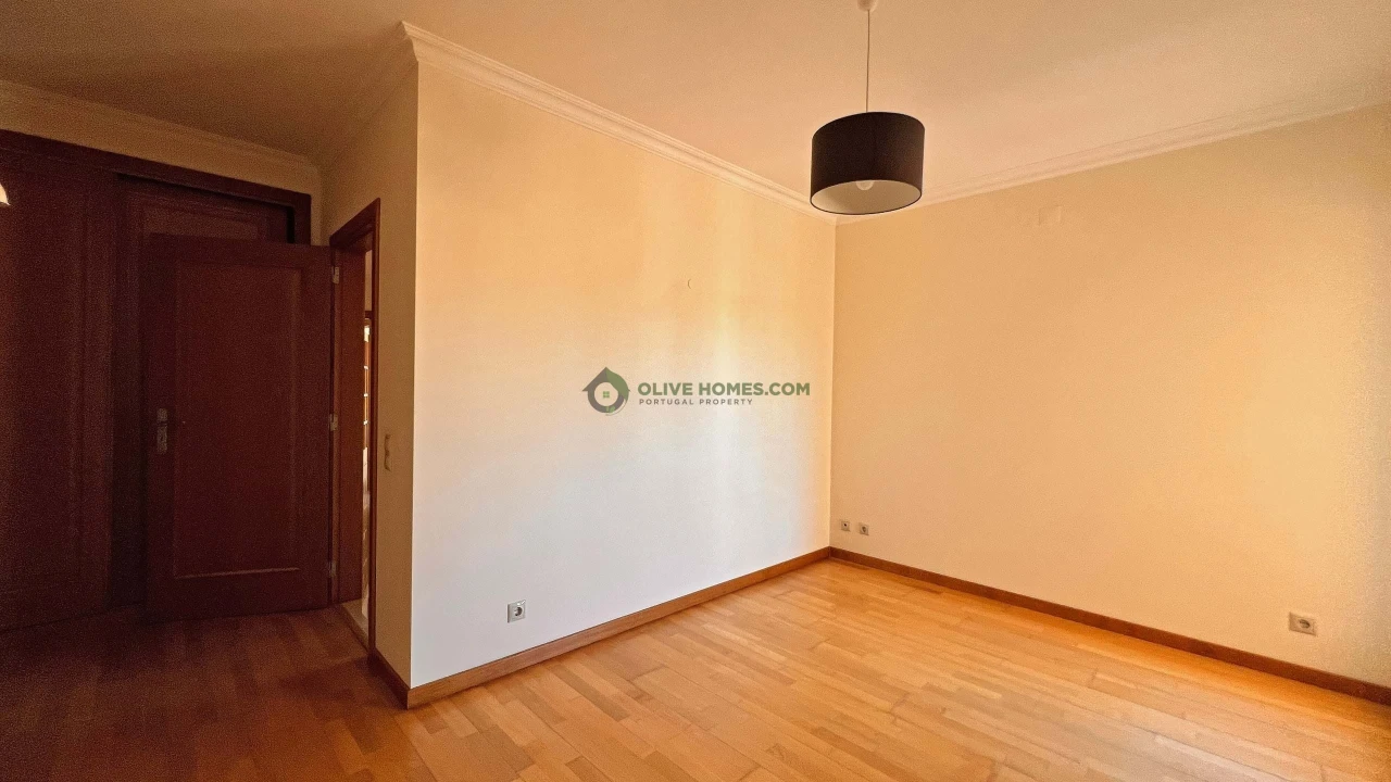 Apartamento T3 para Venda em Quarteira Foto 23