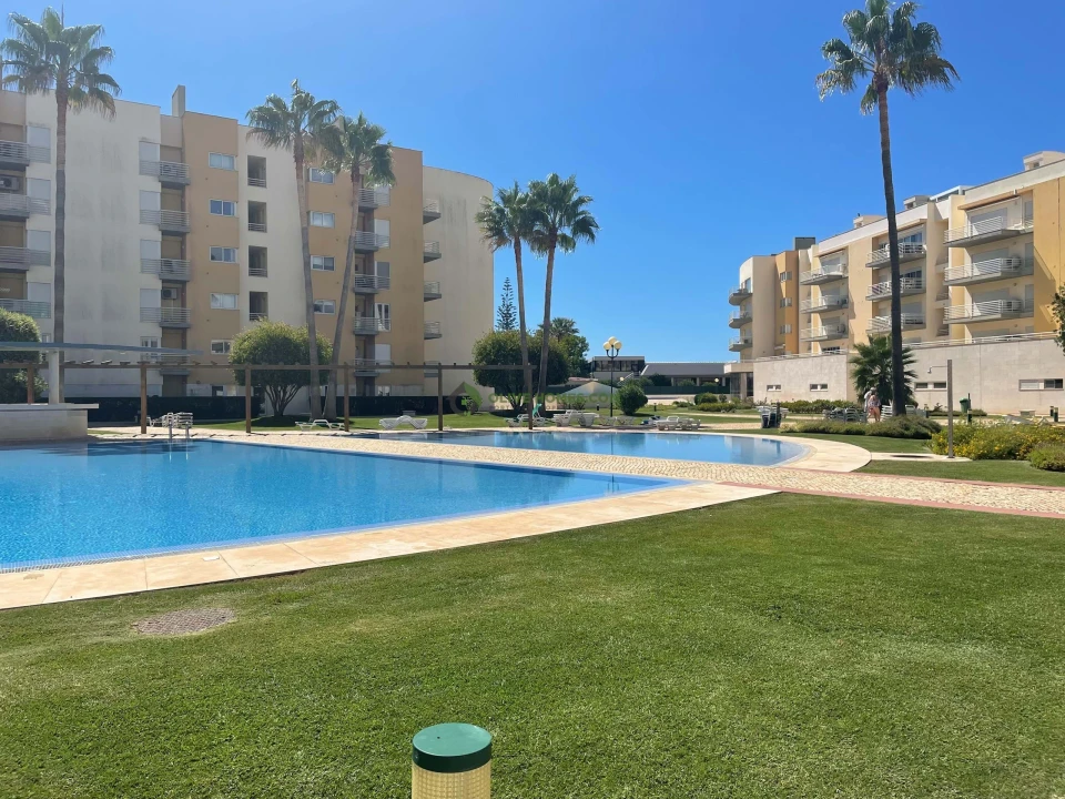 Apartamento T3 para Venda em Quarteira Foto 1