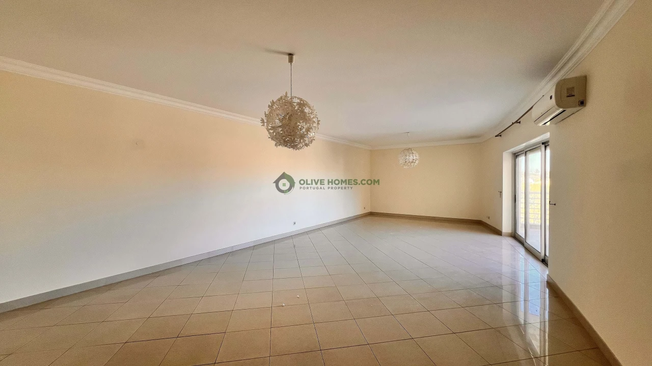 Apartamento T3 para Venda em Quarteira Foto 6