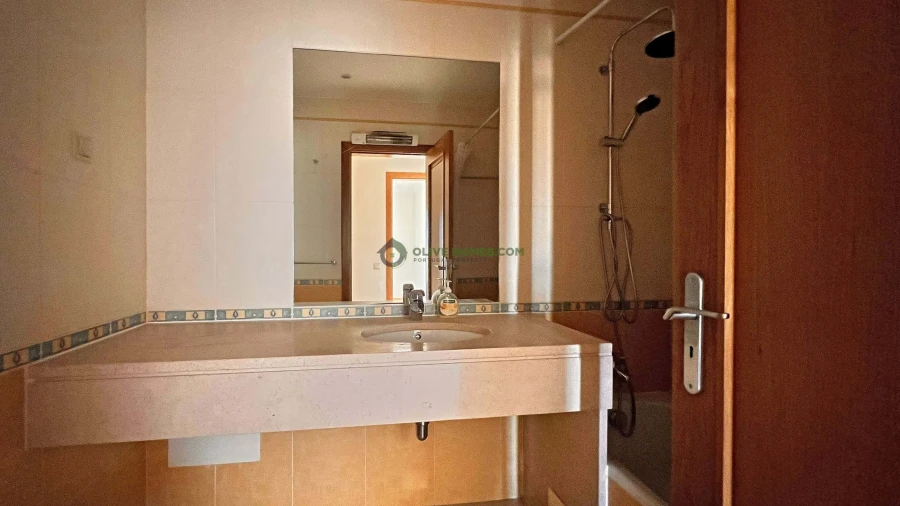 Apartamento T3 para Venda em Quarteira Foto 11