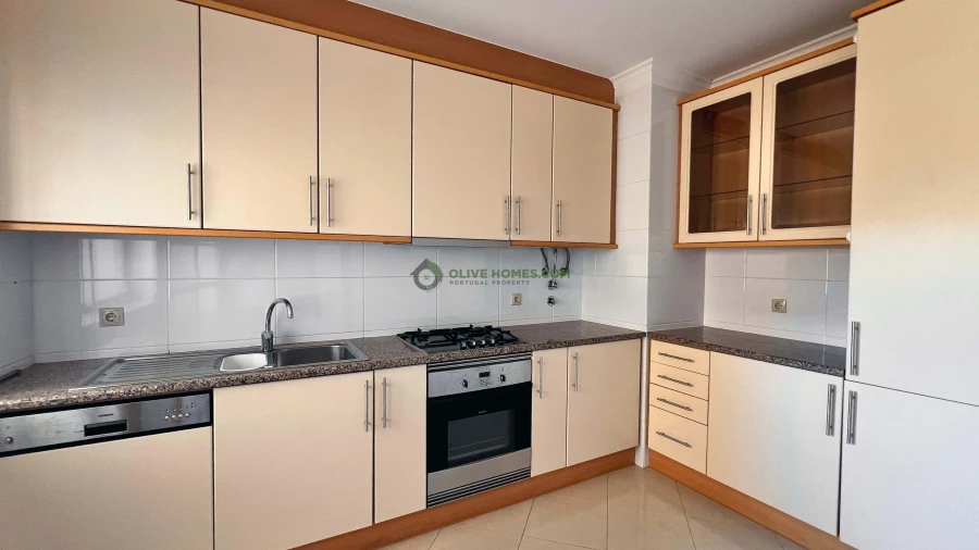 Apartamento T3 para Venda em Quarteira Foto 4