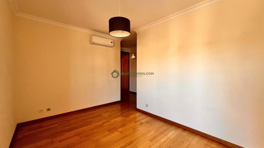 Apartamento T3 para Venda em Quarteira Foto 24