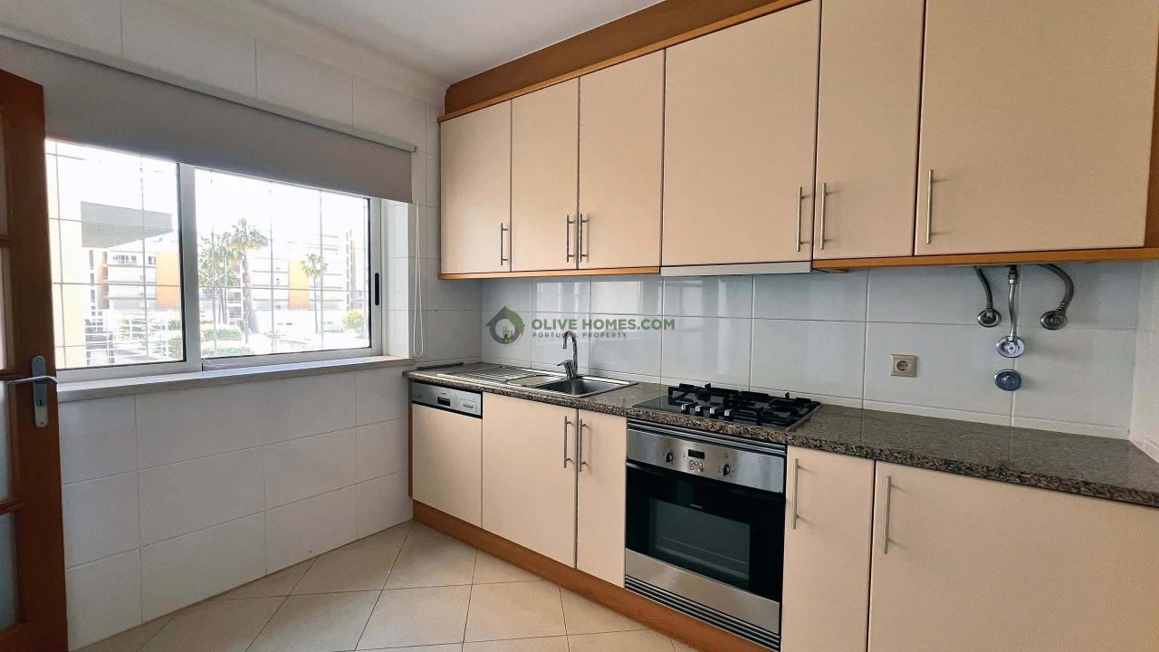 Apartamento T3 para Venda em Quarteira Foto 5